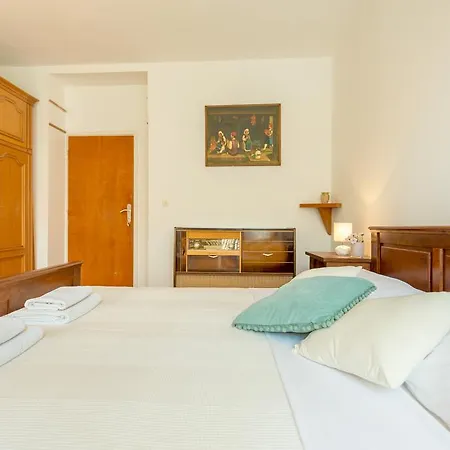 House Aquila