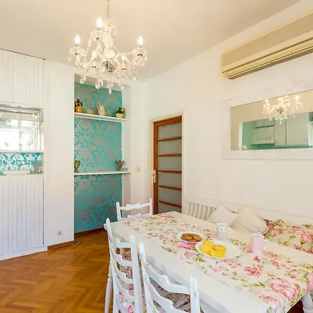 House Aquila